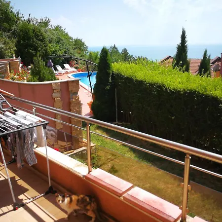 Apartment Green, Quiet And Beautiful 3 *