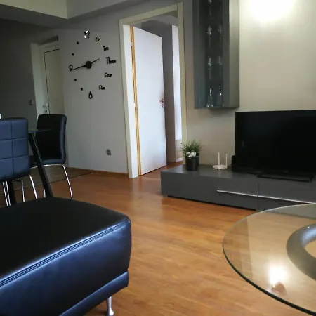 Green, Quiet And Beautiful 3 Apartment *